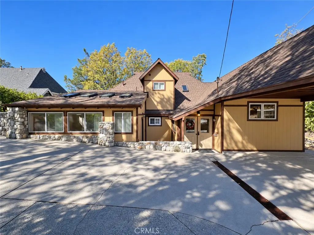 975 Hospital Road, Lake Arrowhead, CA — listing photo 1