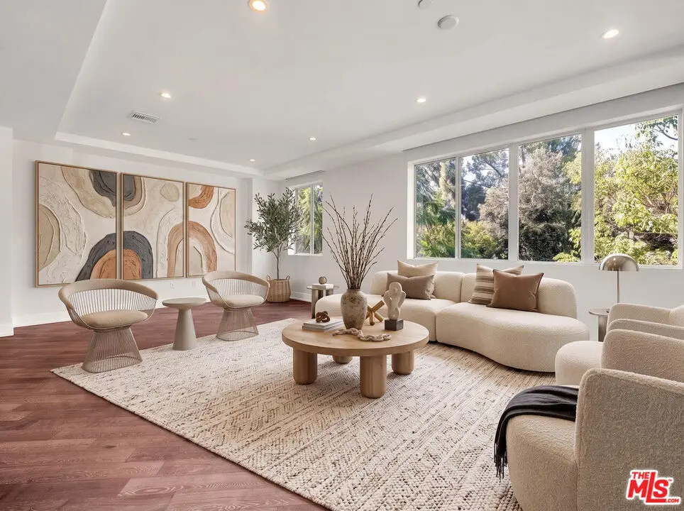 460 N Palm Drive 204, Beverly Hills, CA — listing photo 1