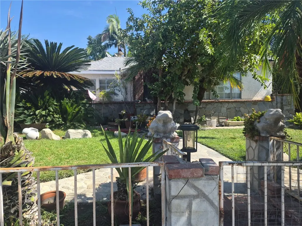 813 8th, San Fernando, CA — listing photo 1