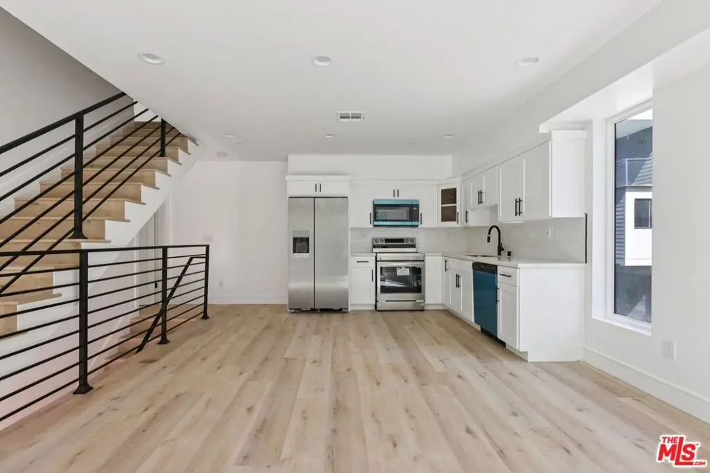 Condominium for rent at 2111 Holly Drive A, Los Angeles, CA featuring 5 beds and 6 baths