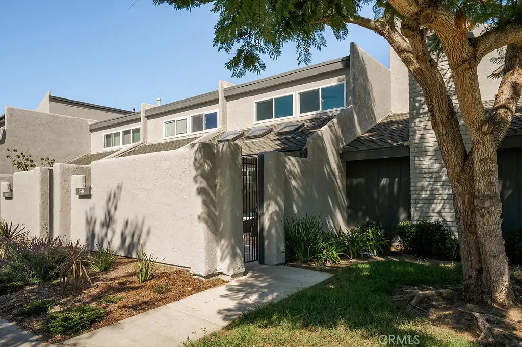 18644 Applewood, Huntington Beach, CA — listing photo 1
