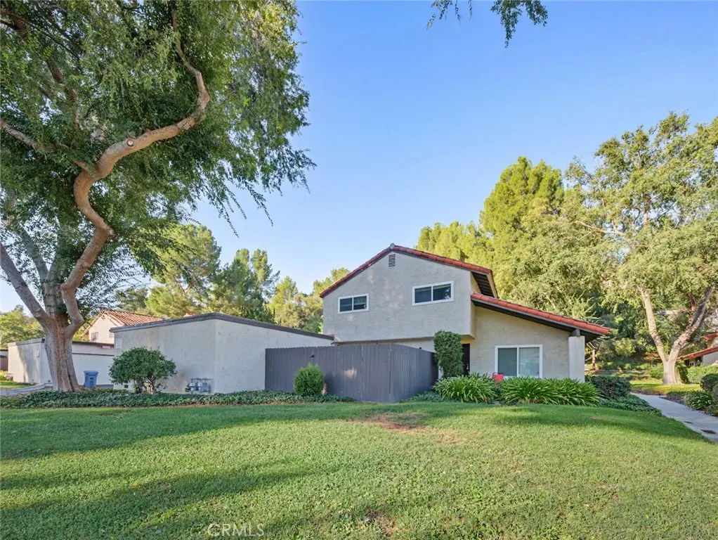 27564 Rondell, Agoura Hills, CA — listing photo 1