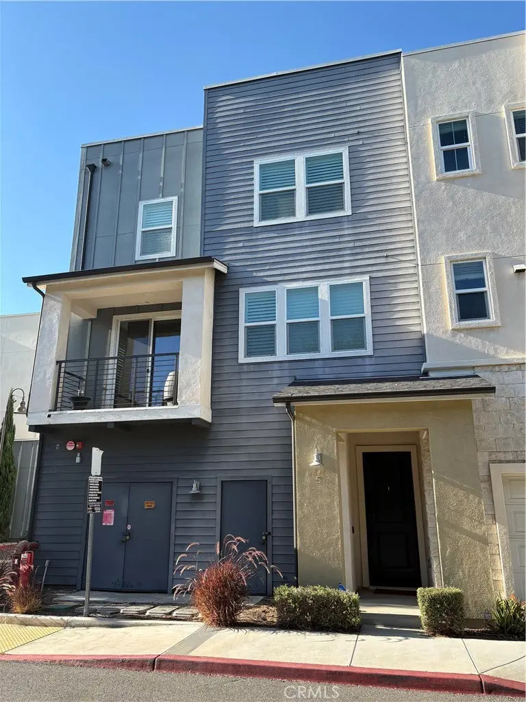 1422 N Harbor 5, Santa Ana, CA — listing photo 1