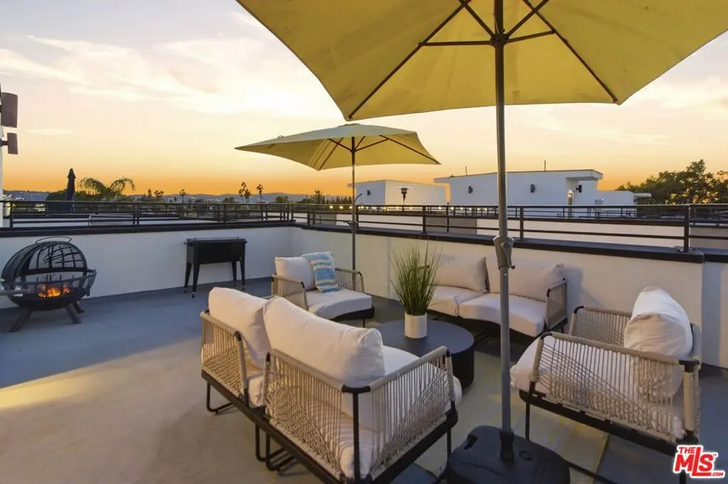 6707 N Sepulveda Boulevard, Van Nuys, CA — listing photo 1