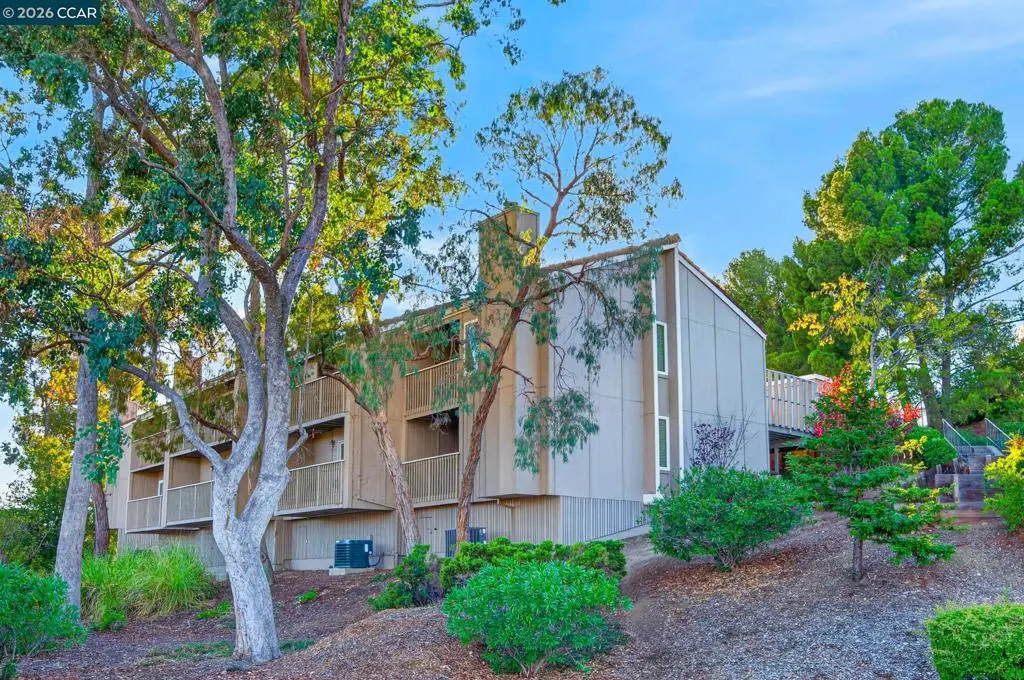 4420 Eagle Peak B, Concord, CA — listing photo 1