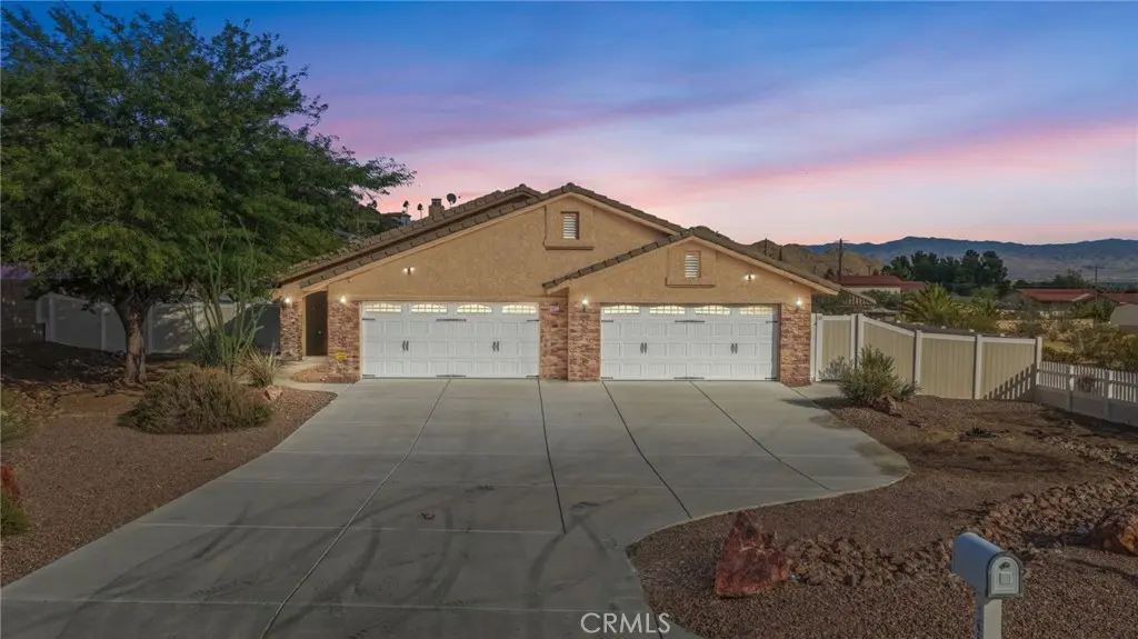 16653 Iwa Road, Apple Valley, CA — listing photo 1
