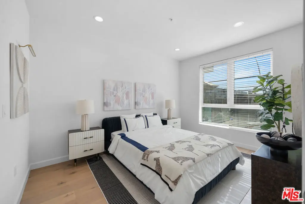 Condominium for rent at 105 S Mariposa Avenue 204, Los Angeles, CA featuring 2 beds and 2 baths
