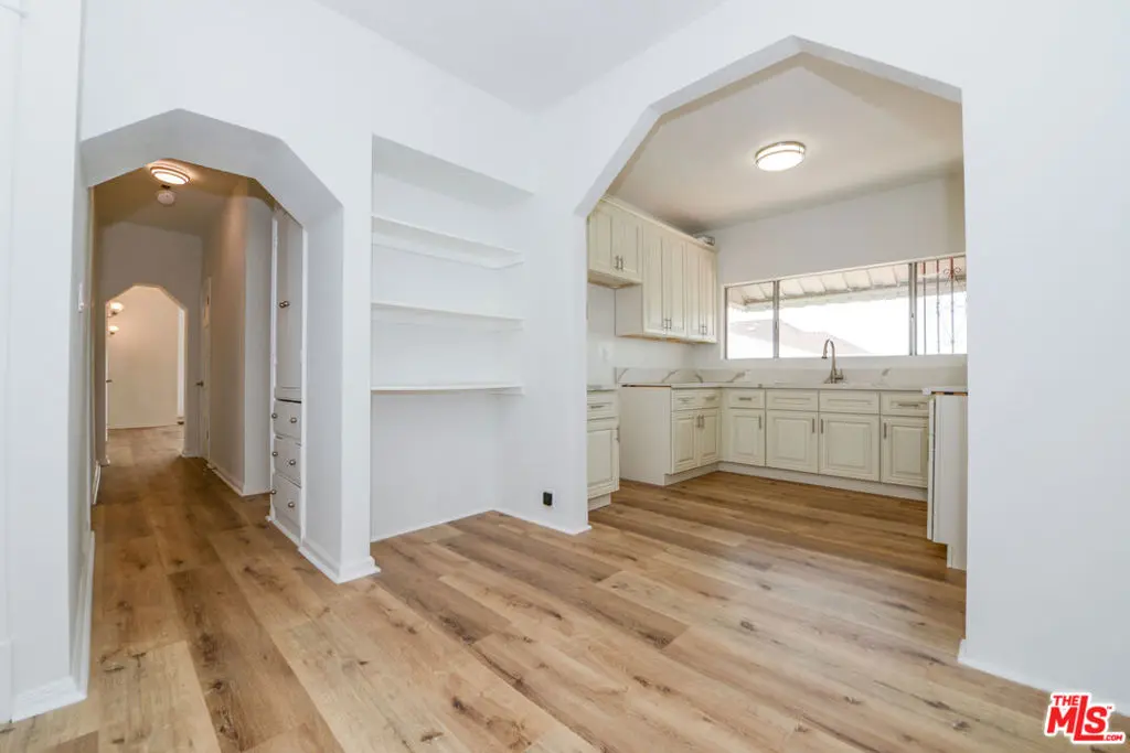 Townhouse for rent at 529 N Cummings Street 529, Los Angeles, CA featuring 3 beds and 2 baths