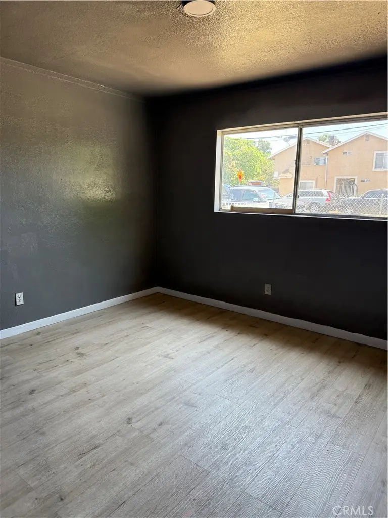 1030 W Latham, Hemet, CA — listing photo 1