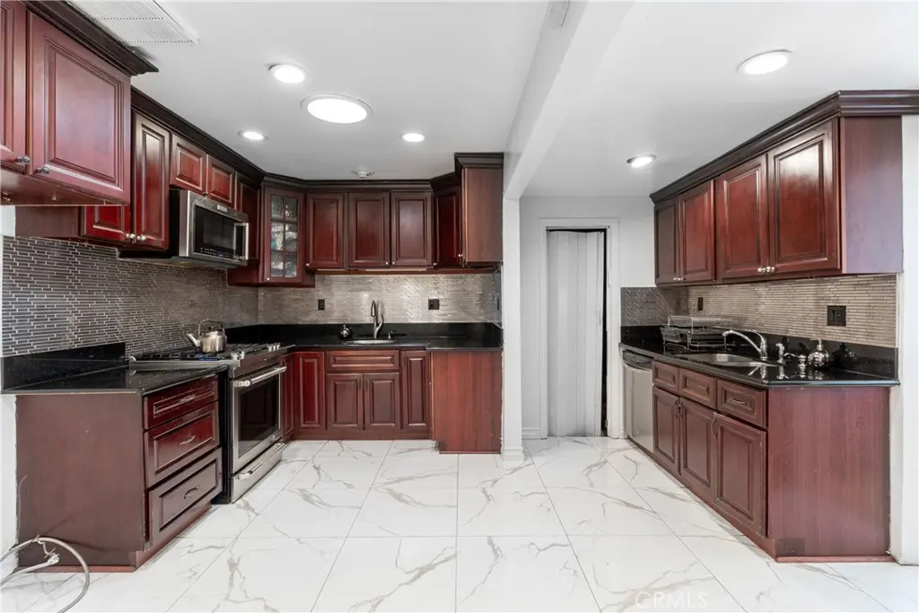 6340 Wilbur Avenue, Tarzana, CA — listing photo 1