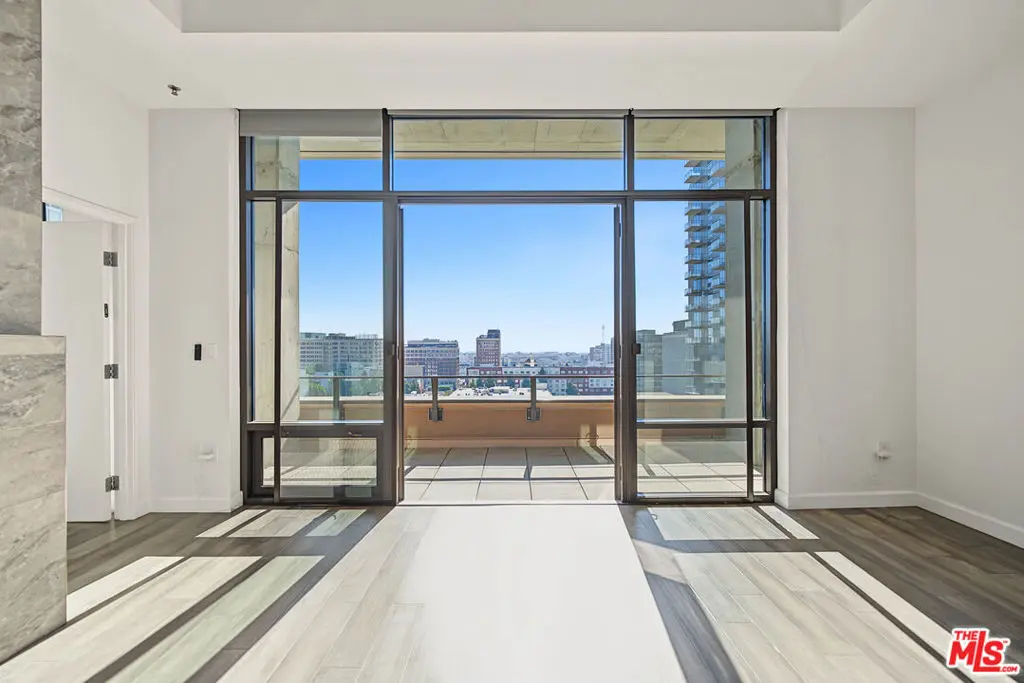 1111 S GRAND Avenue PH6, Los Angeles, CA — listing photo 1