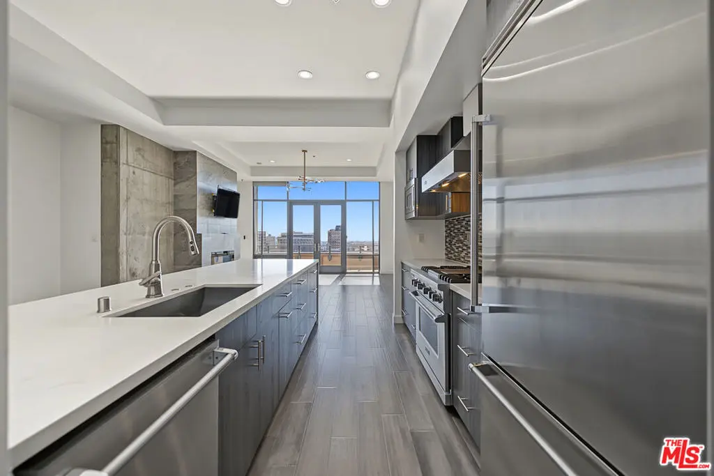 Condominium for sale at 1111 S GRAND Avenue PH6, Los Angeles, CA featuring 2 beds and 2 baths