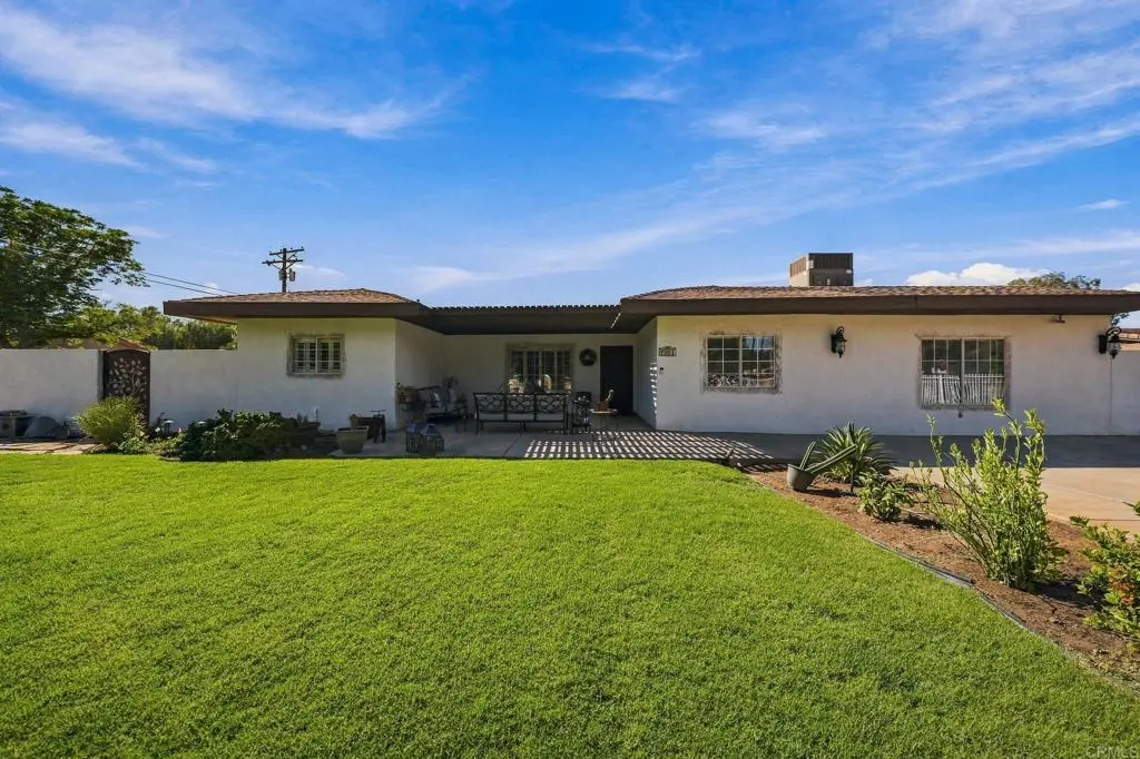 2901 Main Street, El Centro, CA — listing photo 1