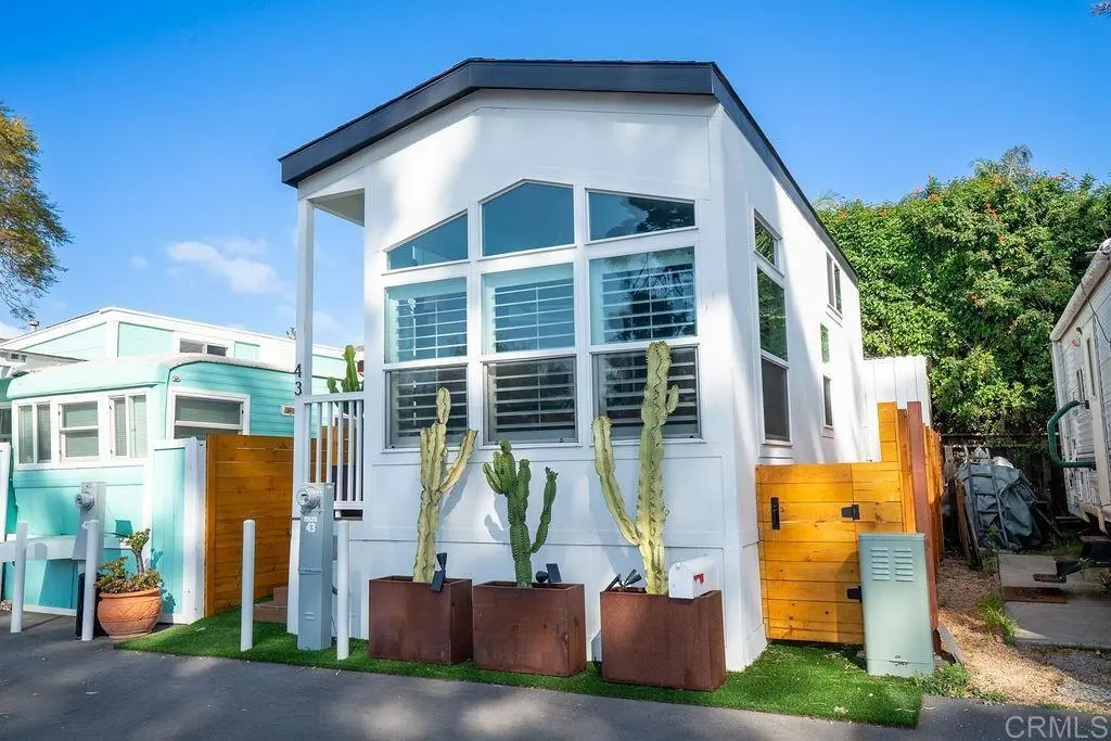 Manufactured In Park for sale at 523 N Vulcan Avenue 43, Encinitas, CA featuring 1 bed and 1 bath