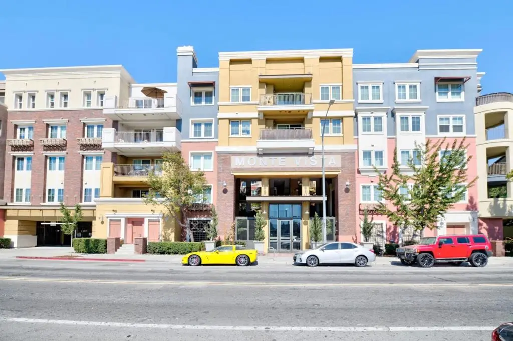 Condominium for sale at 809 Auzerais Avenue 207, San Jose, CA featuring 3 beds and 2 baths