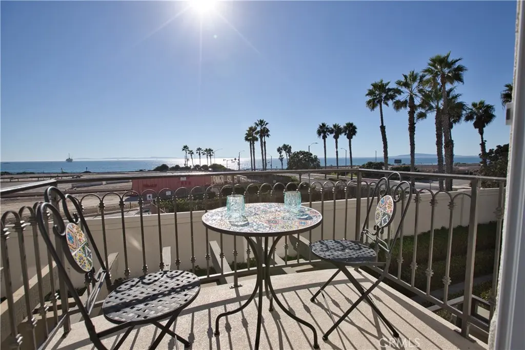 19261 SURFVIEW Drive, Huntington Beach, CA — listing photo 1