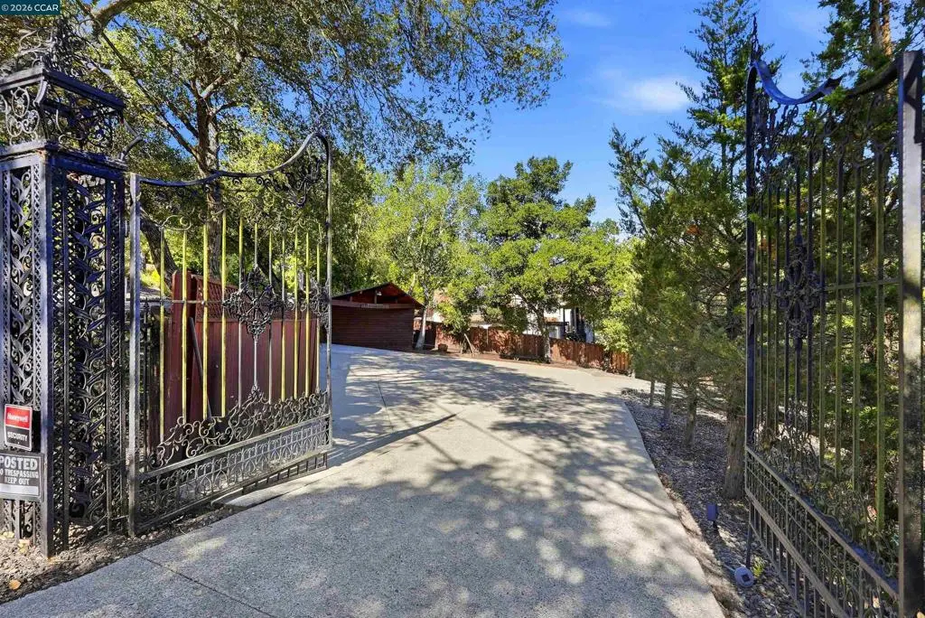 168 Crestview Dr, Orinda, CA — listing photo 1