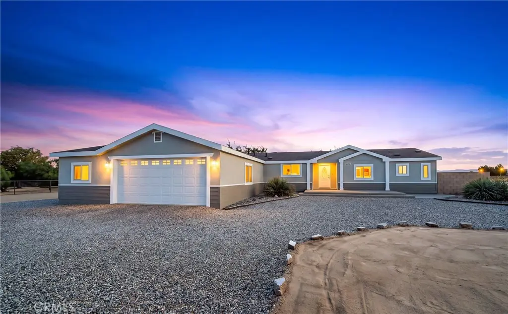8308 W Avenue D8, Lancaster, CA — listing photo 1
