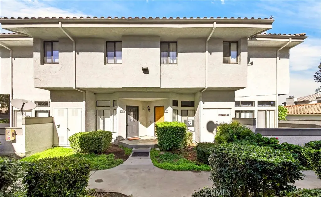 25 Willowcrest, Pomona, CA — listing photo 1