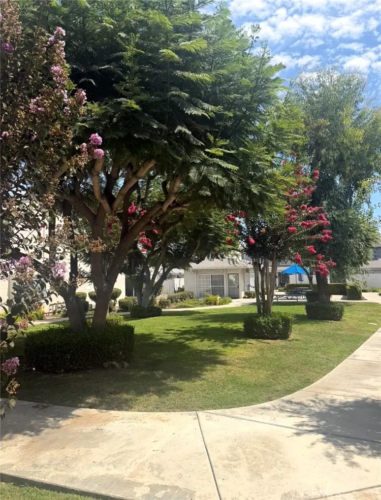 810 W Compton 29, Compton, CA — listing photo 1