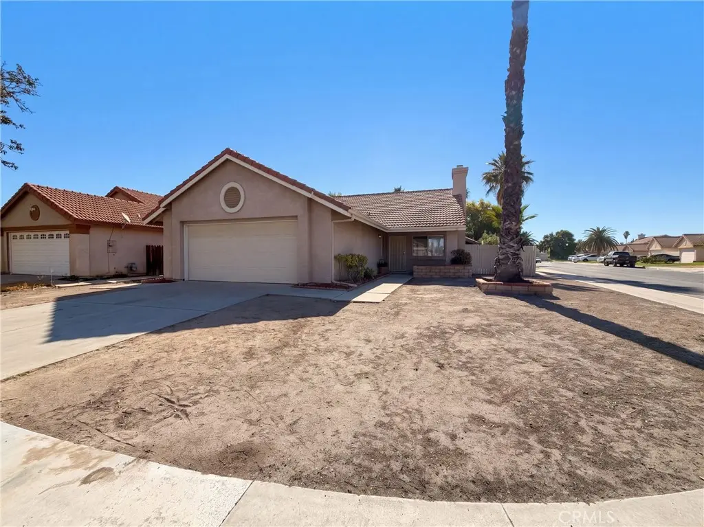 2591 Bedford Avenue, Hemet, CA — listing photo 1