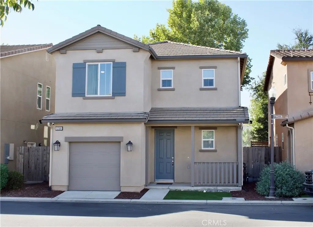 1268 Piazza, Clovis, CA — listing photo 1