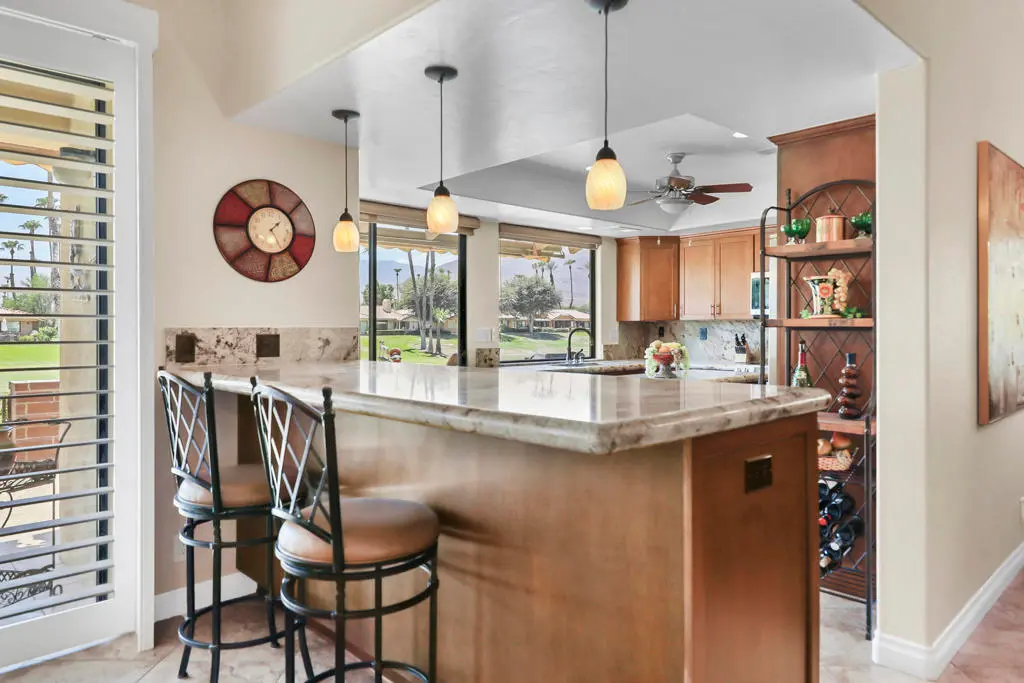 175 Las Lomas, Palm Desert, CA — listing photo 1