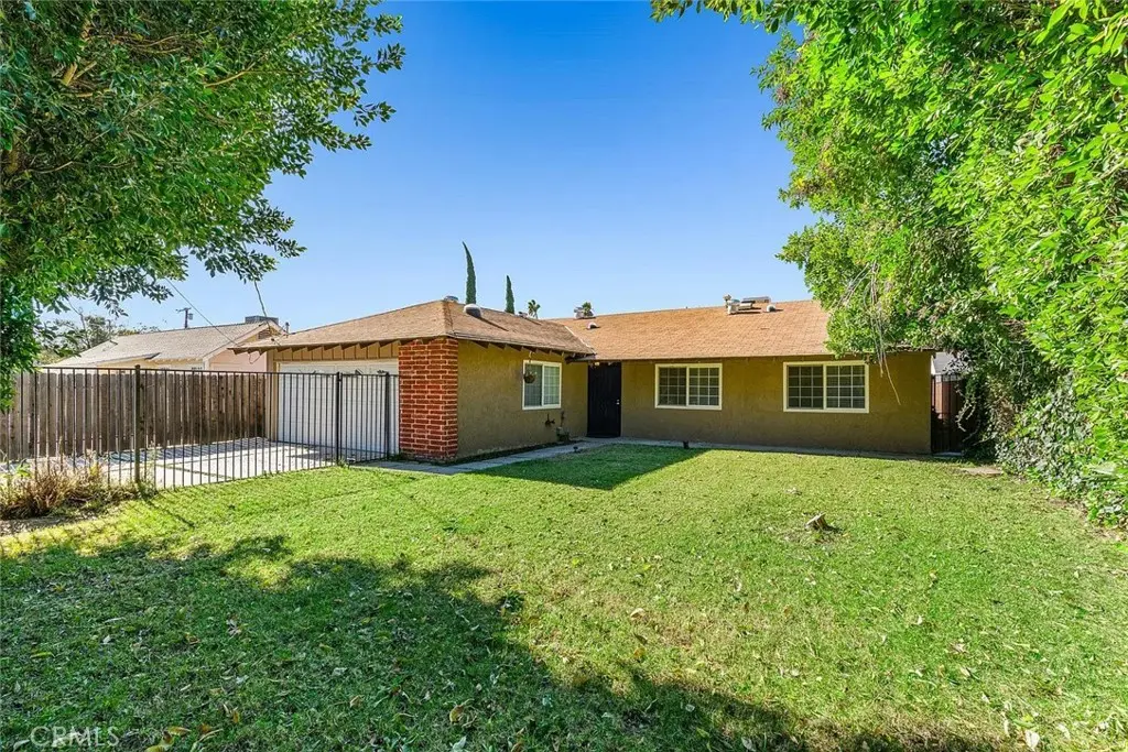 7023 De Celis, Van Nuys, CA — listing photo 1