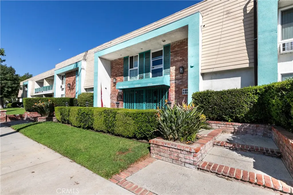 13313 Oxnard, Van Nuys, CA — listing photo 1