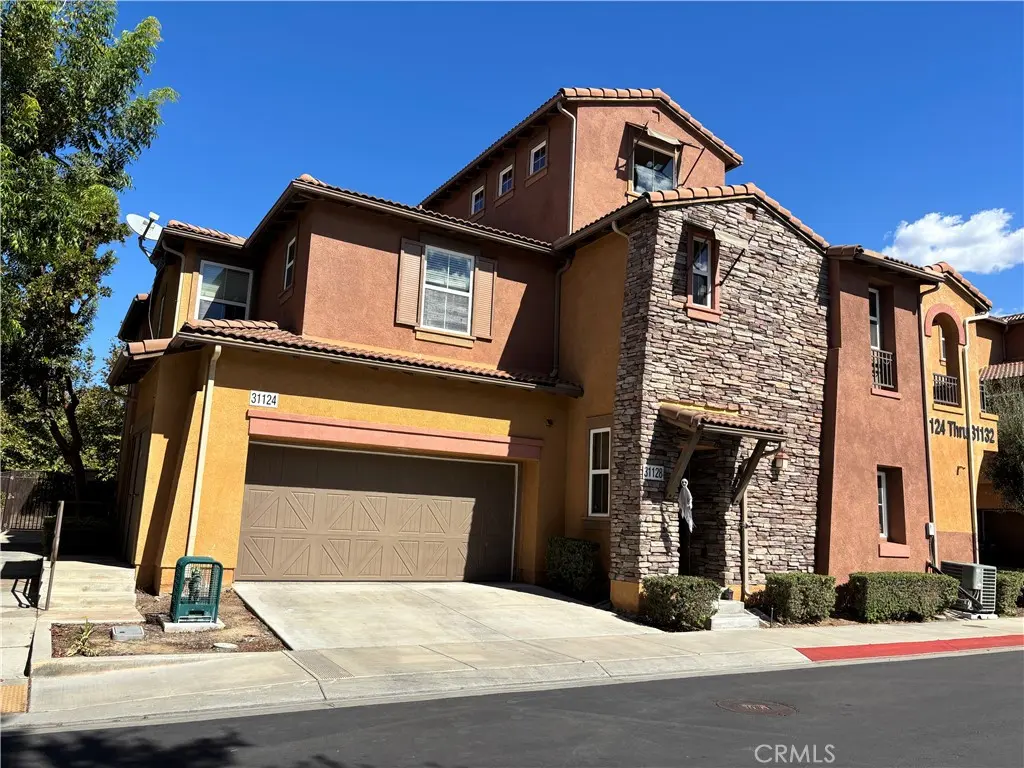 Residential Lease for rent at 31124 Strawberry Tree, Temecula, Riverside County, CA featuring 3 beds and 3 baths