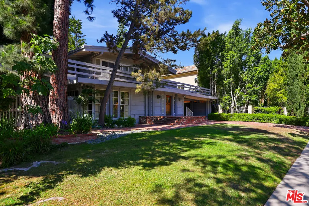521 N Crescent Drive, Beverly Hills, CA — listing photo 1