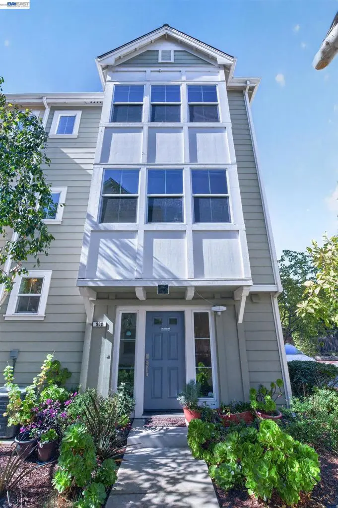 Townhouse for sale at 908 Arietta Dr, Mountain View, CA featuring 3 beds and 3 baths