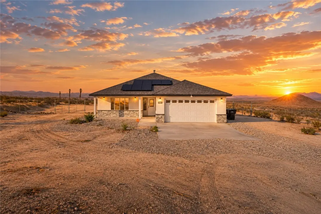 10715 Wilson, California City, CA — listing photo 1