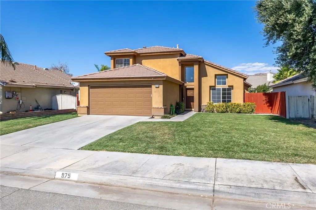 975 Peacock Dr, San Jacinto, CA — listing photo 1