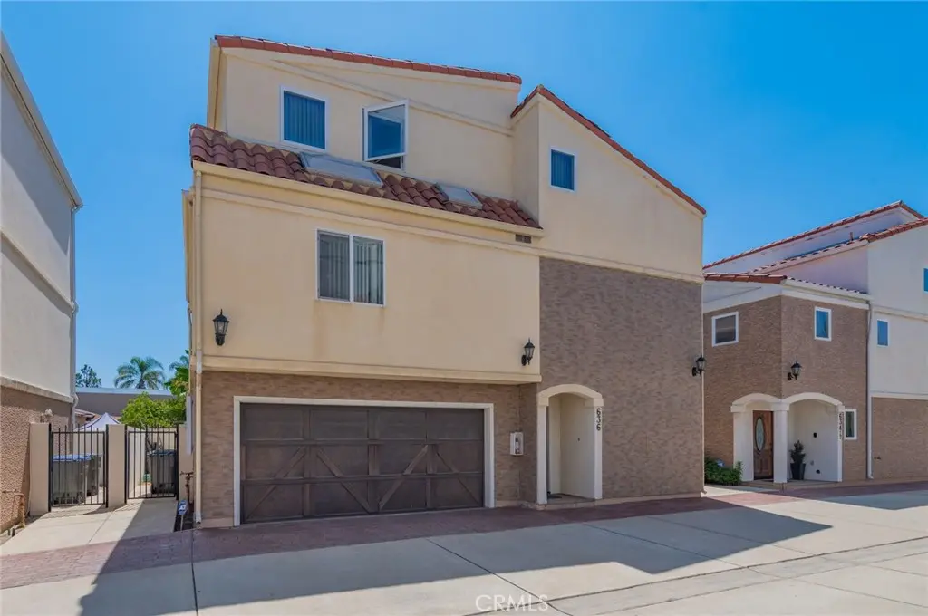 636 E 220th, Carson, CA — listing photo 1