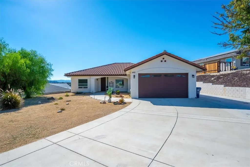 3415 Lakeside Village Drive, Paso Robles, CA — listing photo 1