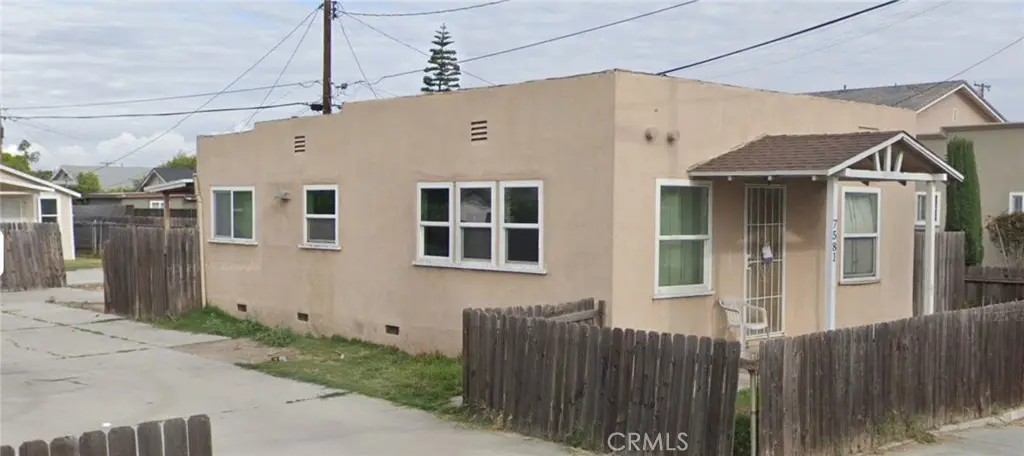 Single Family Residence for rent at 7581 Knott A, Buena Park, CA featuring 3 beds and 2 baths