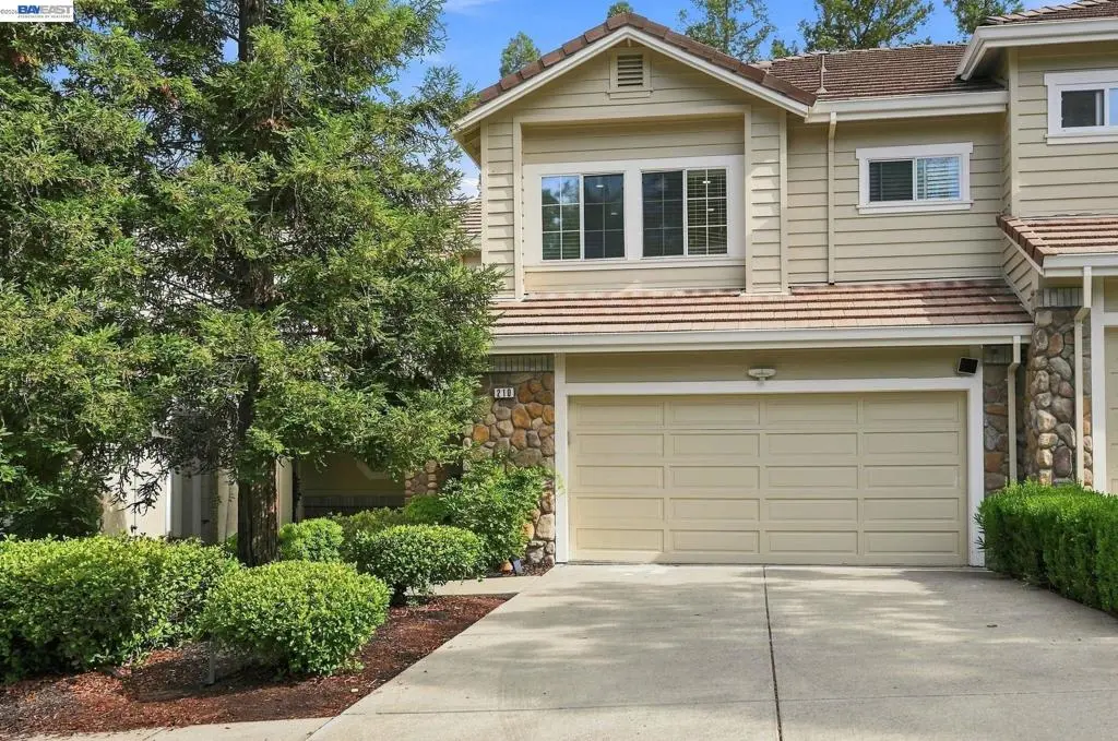 Townhouse for rent at 210 Wood Valley Pl, Danville, CA featuring 4 beds and 3 baths