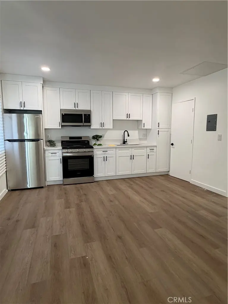 331 W Windsor 6, Glendale, CA — listing photo 1