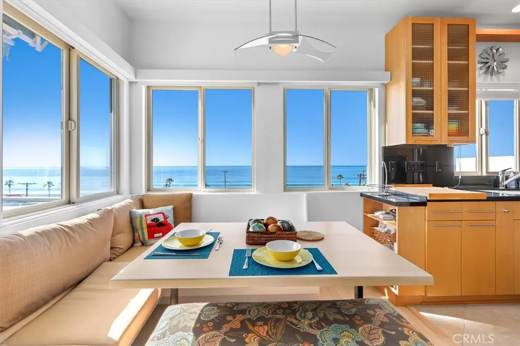 207 42nd Street, Manhattan Beach, CA — listing photo 1