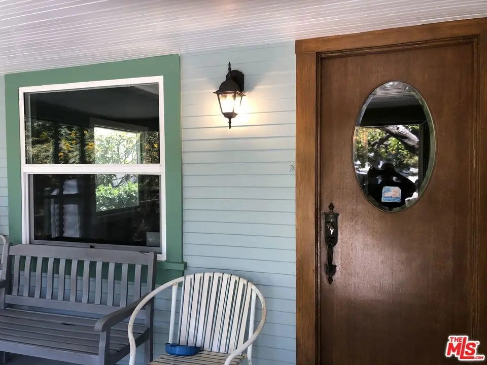 Single Family Residence for rent at 3334 Carlyle Street, Los Angeles, CA featuring 2 beds and 1 bath
