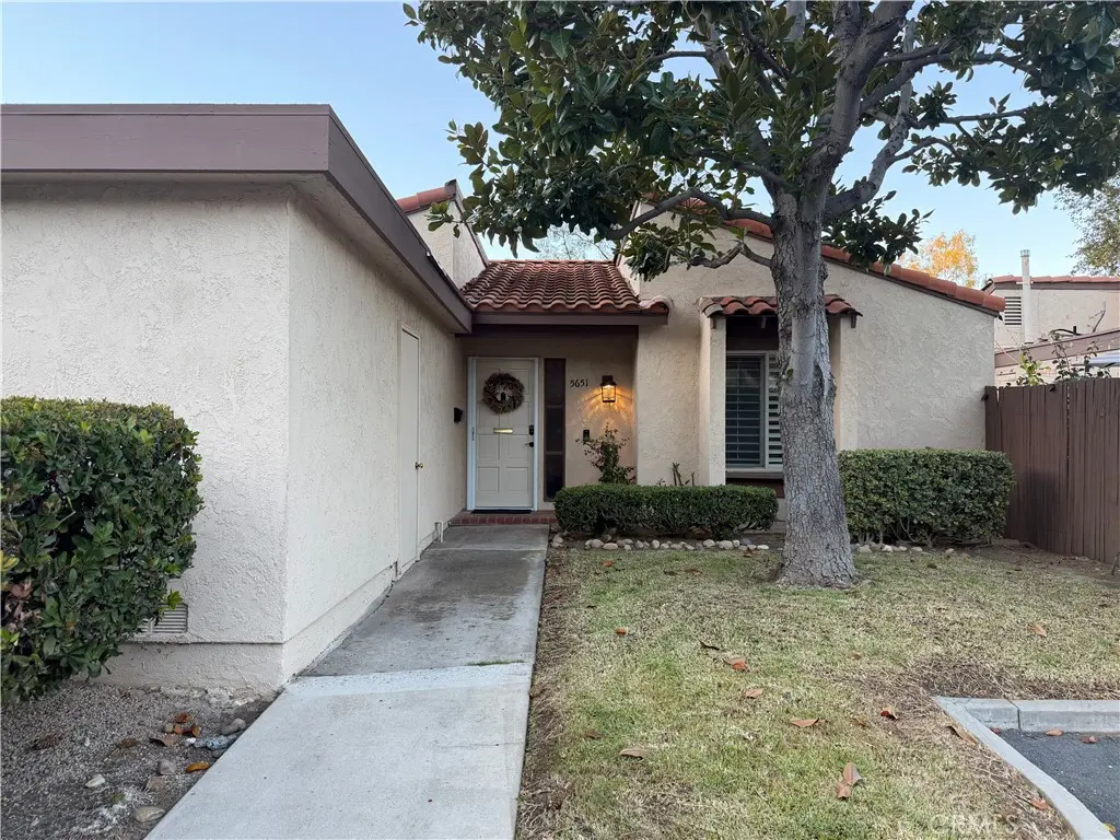 5651 E Plaza De Santos, Anaheim, CA — listing photo 1