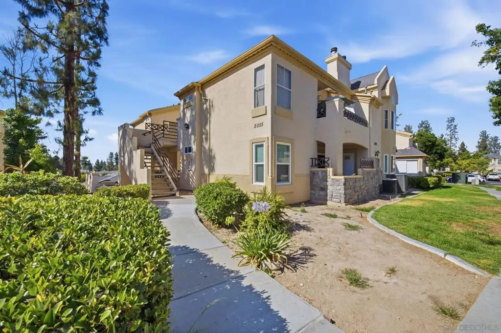 Condominium for sale at 2055 Lakeridge 301, Chula Vista, CA featuring 2 beds and 2 baths