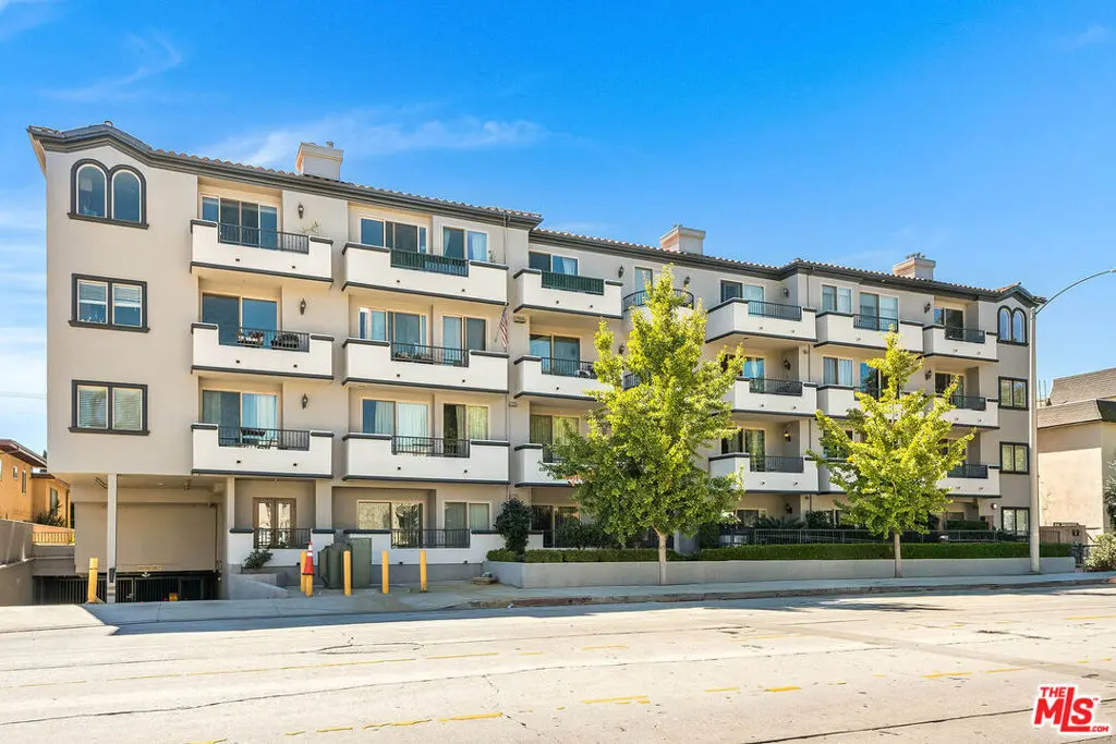 11218 Camarillo Street 406, Toluca Lake, CA — listing photo 1