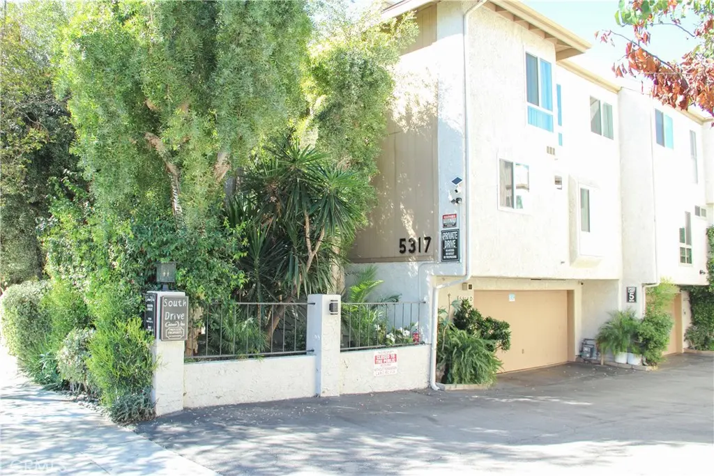 5317 Coldwater Canyon Avenue D, Sherman Oaks, CA — listing photo 1