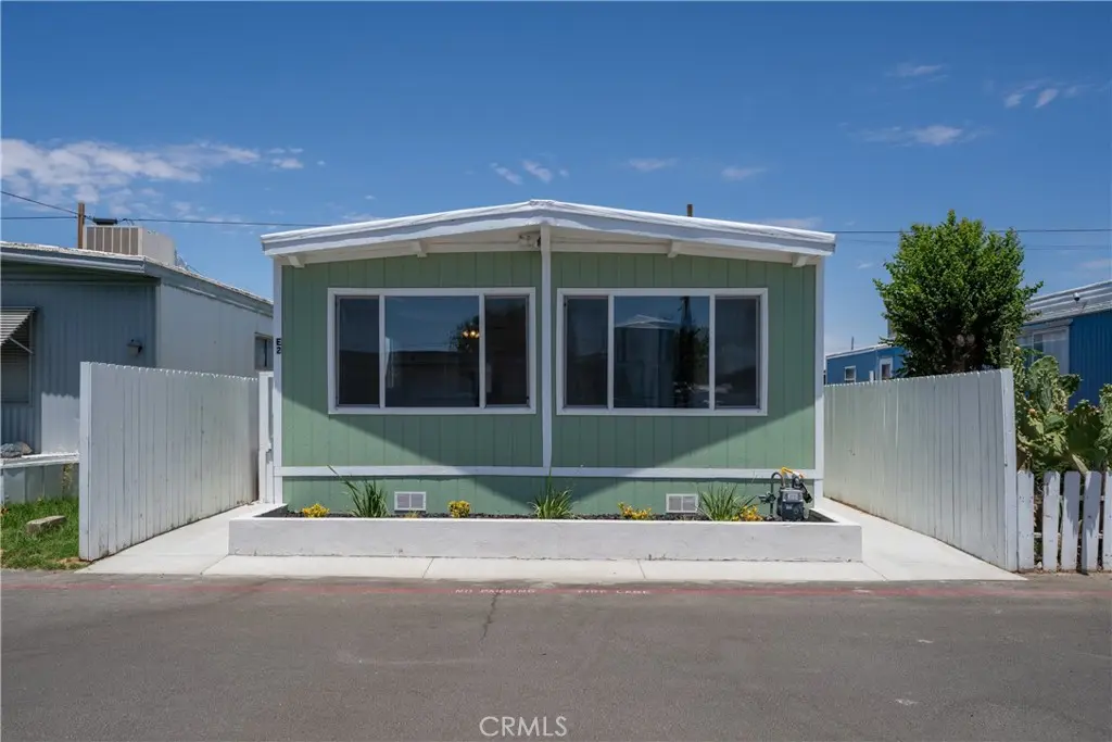 Manufactured In Park for sale at 3157 E I Avenue E2, Lancaster, CA featuring 3 beds and 2 baths
