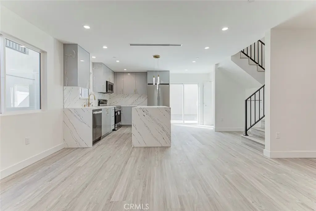 7856 Kyle, Sunland, CA — listing photo 1