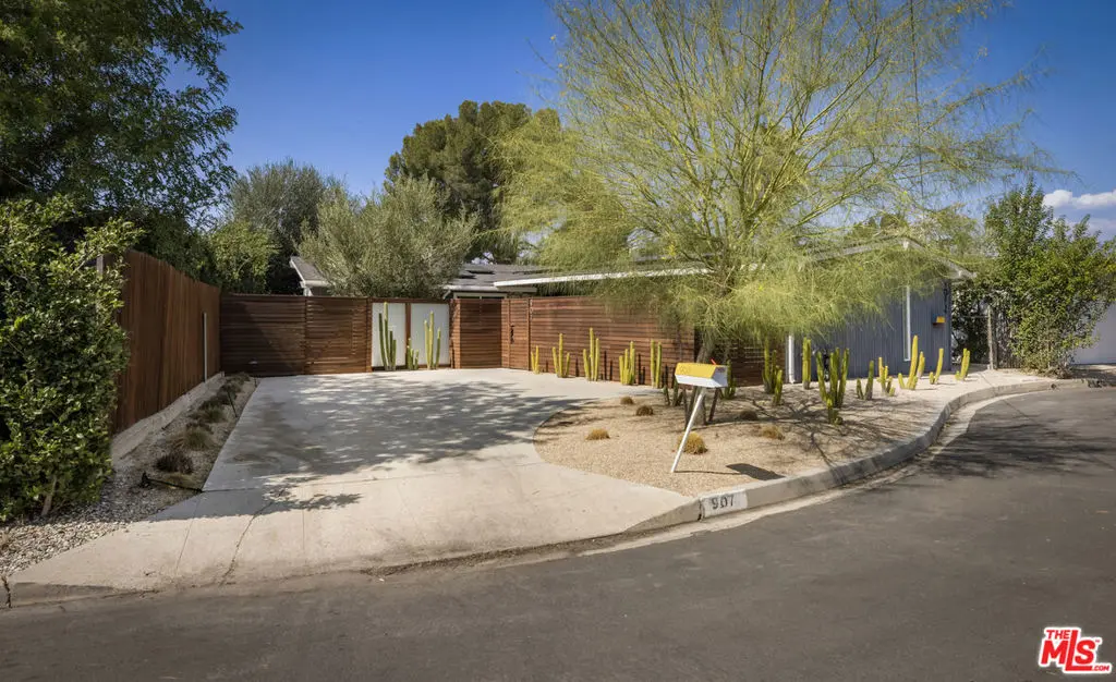 Single Family Residence for rent at 907 Alegre Place, Los Angeles, CA featuring 4 beds and 3 baths