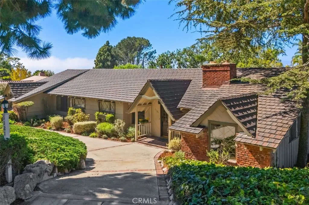 Single Family Residence for sale at 1121 Via Coronel, Palos Verdes Estates, CA featuring 4 beds and 2 baths