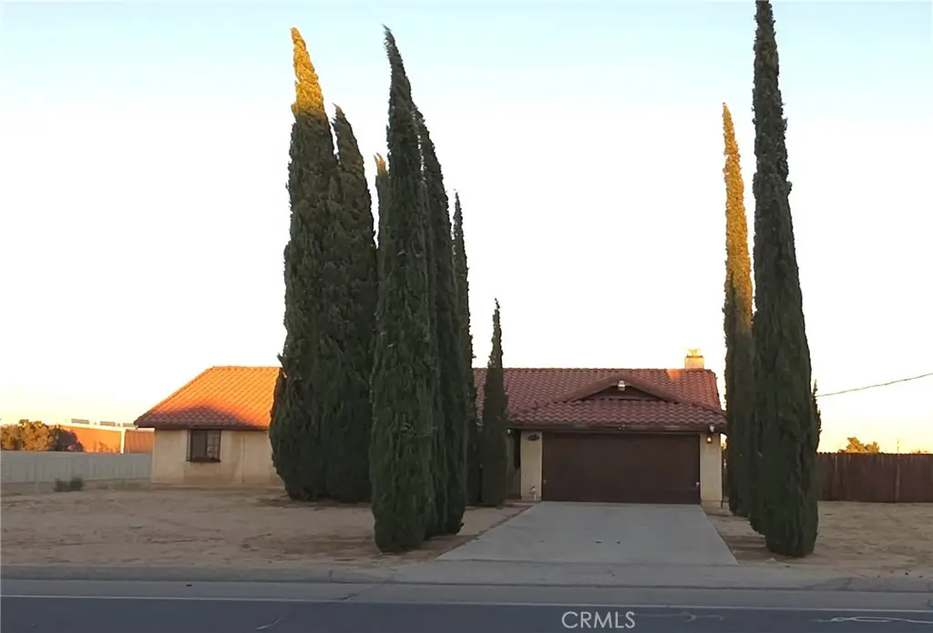 11845 Cottonwood, Hesperia, CA — listing photo 1